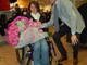 Rose e scuse da Pampani per Annarita, l'incontro all'Oviesse