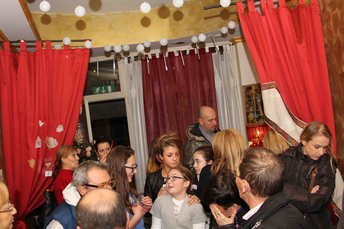 Sanremo: grande successo domenica sera per l'aperitivo di Natale da 'Luca Style' Sanremo: grande successo domenica sera per l'aperitivo di Natale da 'Luca Style'