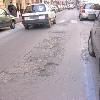 “Strade asfaltate su terreno non congruo”: tutto da rifare a Ventimiglia. Commissario “E per le frazioni servono 2,5 milioni di euro” “Strade asfaltate su terreno non congruo”: tutto da rifare a Ventimiglia. Commissario “E per le frazioni servono 2,5 milioni di euro”