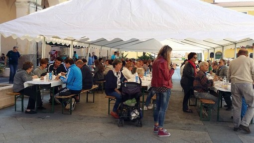 Grande successo ieri a Pontedassio per la festa 'L'autunno in tavola': la fotogallery dell'evento organizzato dalla Pro Loco