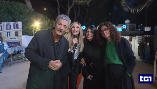 74° Festival di Sanremo: Amadeus svela al Tg1 le tre co-conduttrici e una grande sorpresa per la serata finale (video) 74° Festival di Sanremo: Amadeus svela al Tg1 le tre co-conduttrici e una grande sorpresa per la serata finale (video)
