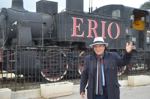 Al Bano in visita al museo della Canzone di Vallecrosia: consegnato il Premio ‘ Il Treno della Musica 2017’ (Foto) Al Bano in visita al museo della Canzone di Vallecrosia: consegnato il Premio ‘ Il Treno della Musica 2017’ (Foto)
