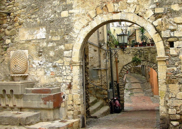 Sanremo: il 10 febbraio, visita guidata alla Pigna alla scoperta della città medioevale e dell’antica ‘Funtanassa’ Sanremo: il 10 febbraio, visita guidata alla Pigna alla scoperta della città medioevale e dell’antica ‘Funtanassa’