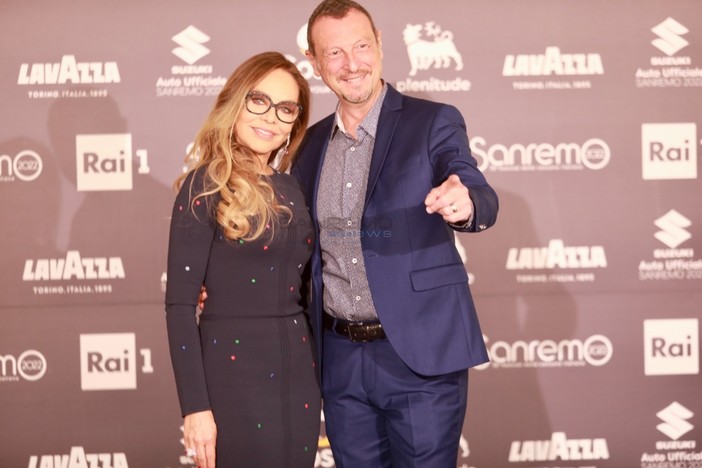 Sanremo 2022, ci siamo! Amadeus pronto a cominciare, Ornella Muti al suo fianco: "Donna di grande personalità e fascino" Sanremo 2022, ci siamo! Amadeus pronto a cominciare, Ornella Muti al suo fianco: "Donna di grande personalità e fascino"
