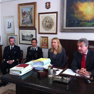 La conferenza stampa dopo l'arresto