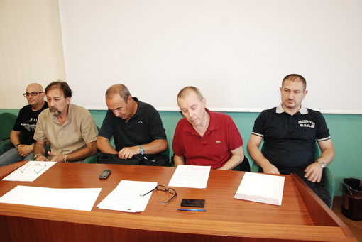Sanremo: assemblea dei dipendenti del Casinò "Siamo pronti a ridurci lo stipendio del 10%!" Sanremo: assemblea dei dipendenti del Casinò "Siamo pronti a ridurci lo stipendio del 10%!"