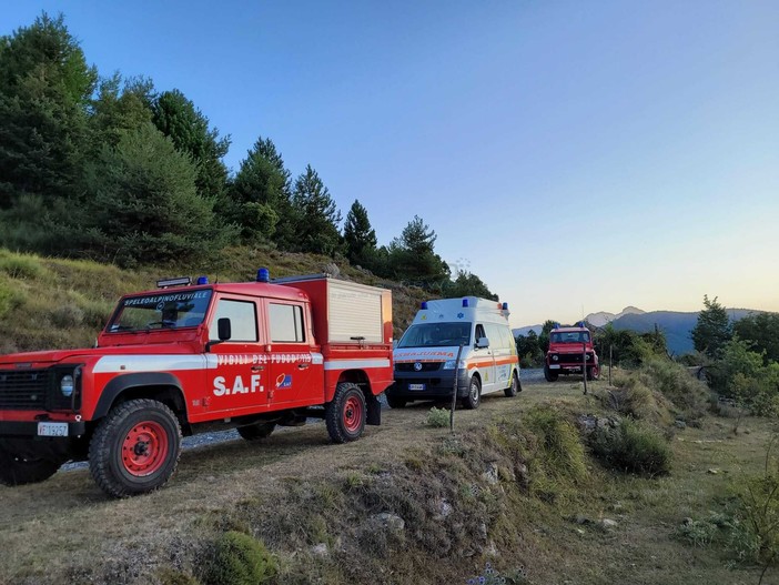 Uomo disperso nella notte a Gouta: ricerche in corso da ore, sarà recuperato con l'elisoccorso (Foto) Uomo disperso nella notte a Gouta: ricerche in corso da ore, sarà recuperato con l'elisoccorso (Foto)