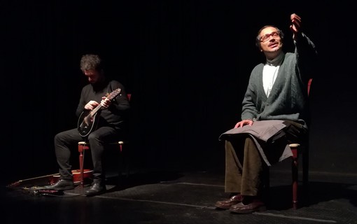 Doppio spettacolo a Nizza e Bordighera per Aldo Rapè con la direzione artistica di Liber Theatrum Doppio spettacolo a Nizza e Bordighera per Aldo Rapè con la direzione artistica di Liber Theatrum