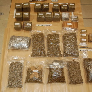 Riva Ligure: di giorno faceva il manovale e di notte lo spacciatore, la Polizia arresta un albanese di 30 anni