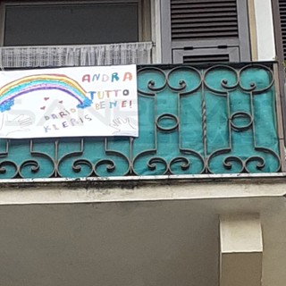 Anche a Ventimiglia l'arcobaleno con #andratuttobene: gli autori sono i due giovanissimi Daroi e Klebis