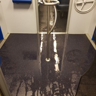 L'infiltrazione d'acqua in treno L'infiltrazione d'acqua in treno