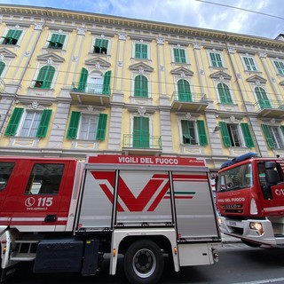 Sanremo: anziana cade in casa, mobilitazione di soccorsi e via Roma chiusa al traffico (Foto)