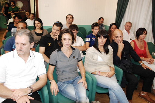 Sanremo: la protesta dei dipendenti del bar ristorante del Casinò "Vogliamo solo lavorare" Sanremo: la protesta dei dipendenti del bar ristorante del Casinò "Vogliamo solo lavorare"