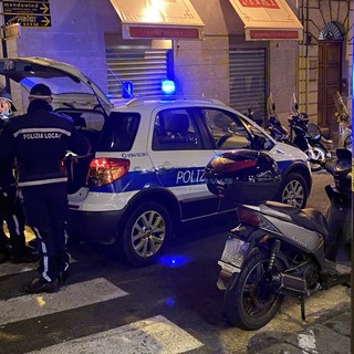 L'intervento della Polizia Locale in via Gioberti