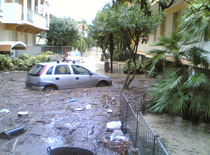 Pulizia dei tombini: la nostra lettrice Marilena ci scrive per rispondere ad Adalberto