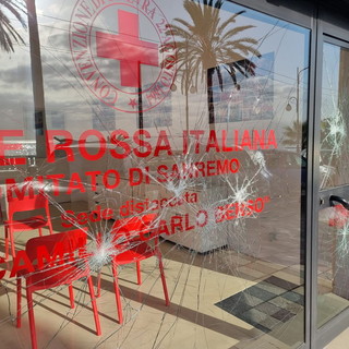 Sanremo: vile atto vandalico ai danni della Croce Rossa, Guazzoni "Grazie a chi ci ha sostenuto" Sanremo: vile atto vandalico ai danni della Croce Rossa, Guazzoni "Grazie a chi ci ha sostenuto"