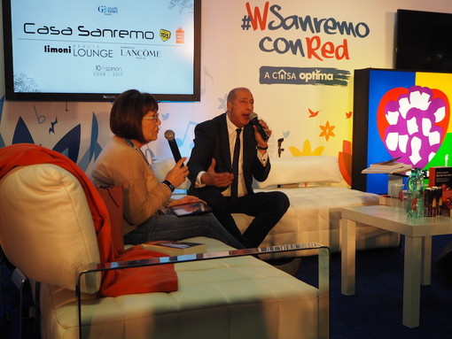 #Sanremo2017: 50 anni di musica nel nuovo libro di Aragozzini, ma oggi a Casa Sanremo le ha cantate anche al Festival #Sanremo2017: 50 anni di musica nel nuovo libro di Aragozzini, ma oggi a Casa Sanremo le ha cantate anche al Festival