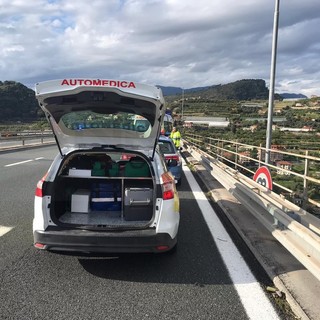 Arma di Taggia: tamponamento tra auto e mezzo pesante vicino al casello, due i feriti Arma di Taggia: tamponamento tra auto e mezzo pesante vicino al casello, due i feriti
