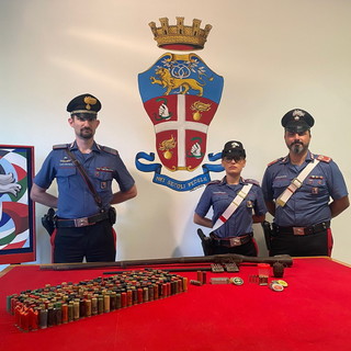 Sanremo: aveva in casa una 'Santa Barbara' di armi della seconda guerra mondiale, 44enne arrestato