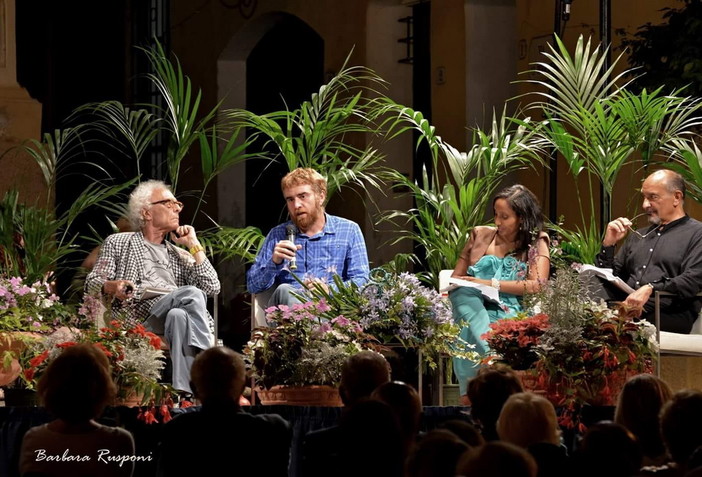 Cervo: l'Istituto Aicardi di Sanremo ha allestito anche quest'anno il palco di 'Cervo ti strega'