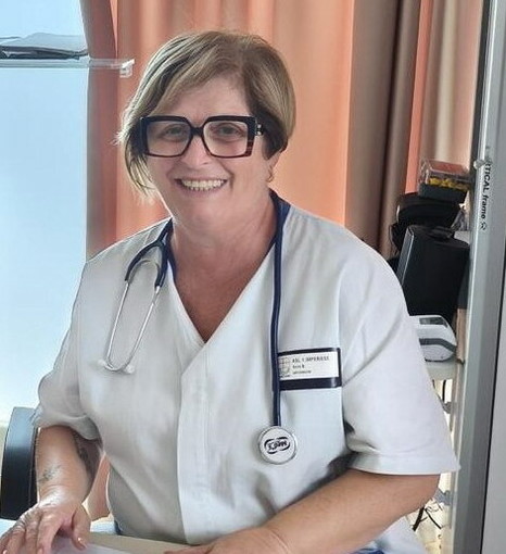 Dopo 37 anni di servizio, l’infermiera Anna Battaglia saluta l’Asl 1 Imperiese e inizia la meritata pensione