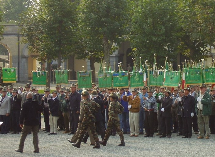 Invasione di 'Penne nere' quest'oggi al raduno degli Alpini di San Lorenzo al Mare Invasione di 'Penne nere' quest'oggi al raduno degli Alpini di San Lorenzo al Mare