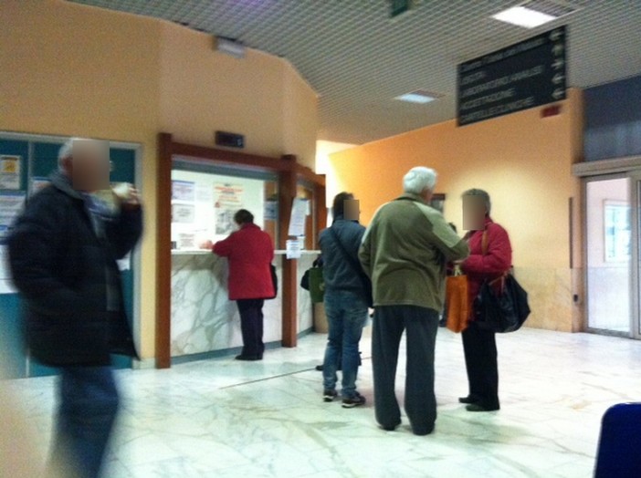 Imperia: manca l'elimina code all'ospedale, la mail di un lettore 'deluso' Imperia: manca l'elimina code all'ospedale, la mail di un lettore 'deluso'