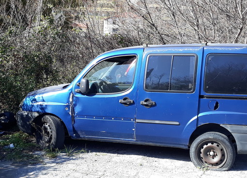 Sanremo: auto abbandonate nella zona di Borgo Tinasso, la nuova segnalazione di un lettore (Foto)