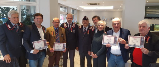 Sanremo: riunione conviviale dell'Associazione Nazionale Carabinieri al ristorante Marinella Sanremo: riunione conviviale dell'Associazione Nazionale Carabinieri al ristorante Marinella