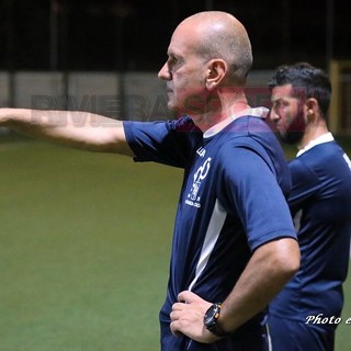 Nella foto Andrea Caverzan, allenatore del Ventimiglia