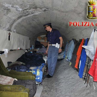 Ventimiglia: decine di romeni in condizioni igieniche precarie, sgomberati sotto il ponte di via Tenda