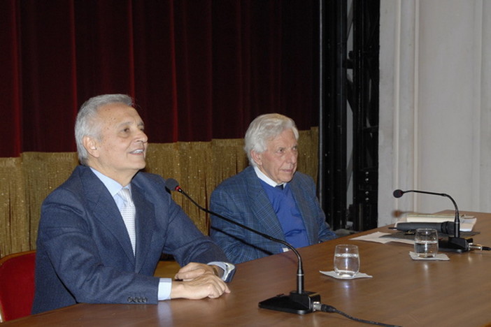 Sanremo: Teatro dell'Opera gremito ieri per i 'Martedì Letterari' con Alfio Caruso Sanremo: Teatro dell'Opera gremito ieri per i 'Martedì Letterari' con Alfio Caruso