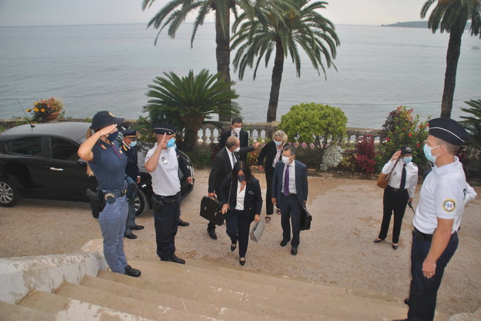 I Direttori Centrali della Polizia di Frontiera franco italiana in visita ai nuovi uffici della squadra mista a Mentone (foto) I Direttori Centrali della Polizia di Frontiera franco italiana in visita ai nuovi uffici della squadra mista a Mentone (foto)