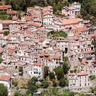 Airole: sabato performance 'scultoreo-musicale' di Cannataro