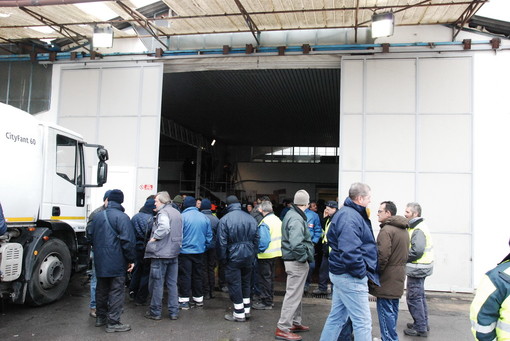 Sanremo: visita dell'Ispettorato del Lavoro al cantiere Aimeri in Valle Armea. Stipendi di nuovo in ritardo Sanremo: visita dell'Ispettorato del Lavoro al cantiere Aimeri in Valle Armea. Stipendi di nuovo in ritardo