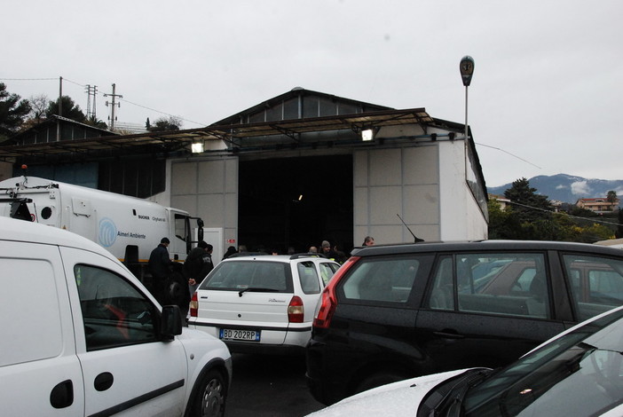 Sanremo: nessun sigillo al deposito Aimeri, ma la procedura di sfratto va avanti Sanremo: nessun sigillo al deposito Aimeri, ma la procedura di sfratto va avanti