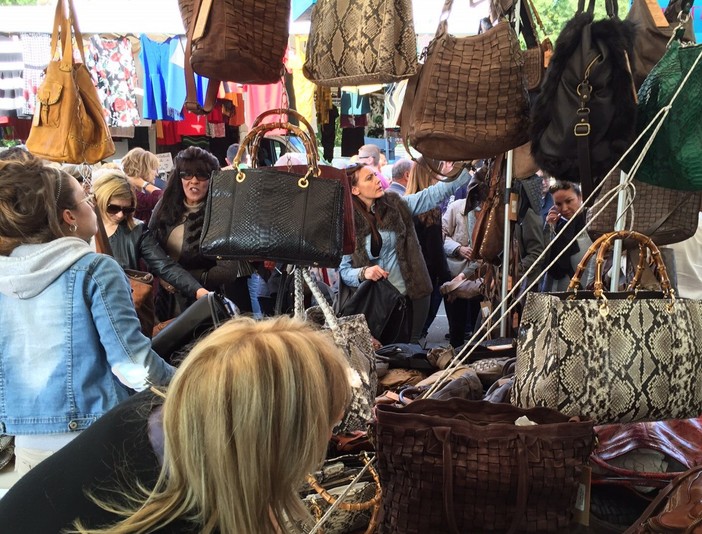 San Bartolomeo al Mare: domenica 4 agosto, appuntamento con il mercatino del consorzio ‘Gli Ambulanti di Forte dei Marmi®' San Bartolomeo al Mare: domenica 4 agosto, appuntamento con il mercatino del consorzio ‘Gli Ambulanti di Forte dei Marmi®'