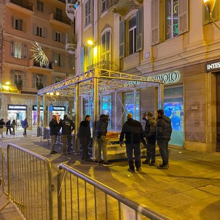 Festival di Sanremo 2022: Amadeus annuncia duetti e cover al Tg1, in via Mameli i lavori per il 'Red Carpet' (Foto) Festival di Sanremo 2022: Amadeus annuncia duetti e cover al Tg1, in via Mameli i lavori per il 'Red Carpet' (Foto)