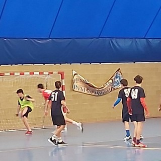 Pallamano: una vittoria e una sconfitta per l'ABC Bordighera, squadra in cima alla classifica insieme al Ventimiglia