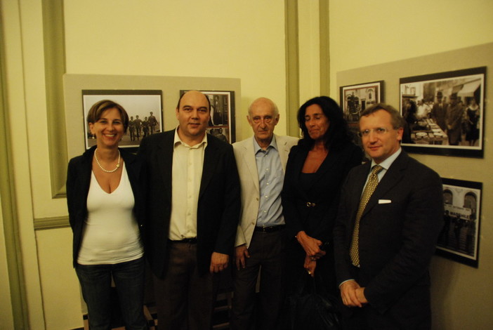 Sanremo: inaugurata al Teatro del Casinò la mostra “Asole e fiori” dell’Archivio Moreschi Sanremo: inaugurata al Teatro del Casinò la mostra “Asole e fiori” dell’Archivio Moreschi