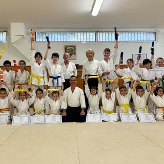 Superano gli esami di passaggio di grado, pioggia di cinture colorate per gli atleti della scuola di Aikido di Ventimiglia (Foto) Superano gli esami di passaggio di grado, pioggia di cinture colorate per gli atleti della scuola di Aikido di Ventimiglia (Foto)