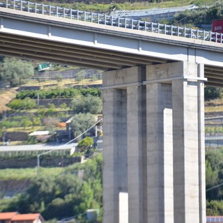 Sanremo: finiti a tempo di record i lavori a Collette Beulle per la sistemazione di un cavalcavia della A10 Sanremo: finiti a tempo di record i lavori a Collette Beulle per la sistemazione di un cavalcavia della A10