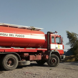 Triora: frazioni di Borniga e Pin senz'acqua, oggi pomeriggio è arrivata con le autobotti dei VVF