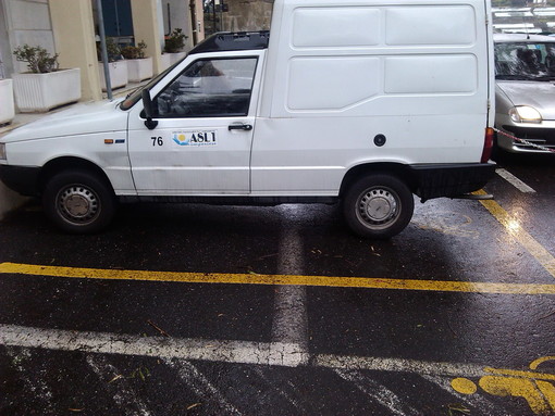 Sanremo: posti auto dei disabili all'ospedale 'Borea' occupati abusivamente, la mail di un lettore Sanremo: posti auto dei disabili all'ospedale 'Borea' occupati abusivamente, la mail di un lettore