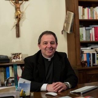 Inchiesta sui finanziamenti alla coop "Il Cammino". Archiviata la posizione del Vescovo Antonino Suetta