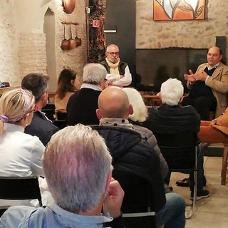Ristoratori e appassionati di cibo hanno partecipato numerosi presso il Museo dell’Olio Sommariva di Albenga, alla presentazione dei “Ristoranti della Tavolozza 2019”.