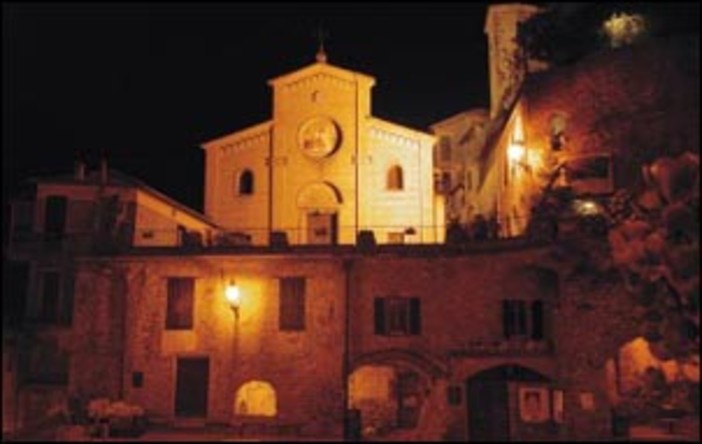 Apricale: ottimo successo ieri sera per la prima proiezione estiva dell'associazione 'Oltre il Cristallo'