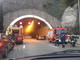 Camion a fuoco a Mentone sulla A8 Escotà: dopo la messa in sicurezza autostrada riaperta alle 22