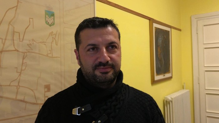 I buoni auspici dei sindaci per il 2020: da Vallecrosia, Biasi punta alle grandi opere di riqualificazione come il waterfront, la nuova scuola ed i marciapiedi I buoni auspici dei sindaci per il 2020: da Vallecrosia, Biasi punta alle grandi opere di riqualificazione come il waterfront, la nuova scuola ed i marciapiedi