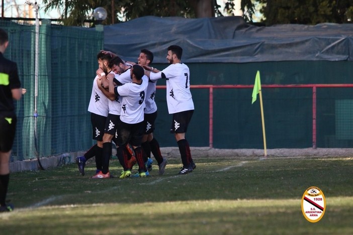 Calcio, Serie D. Argentina Arma-Viareggio 0-2: la doppietta di Giovanelli stende i rossoneri